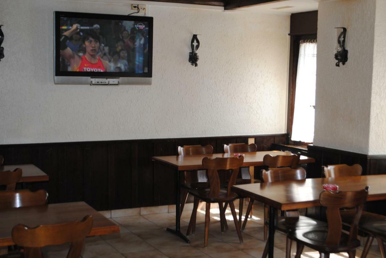 - La Poularde 3* Romont